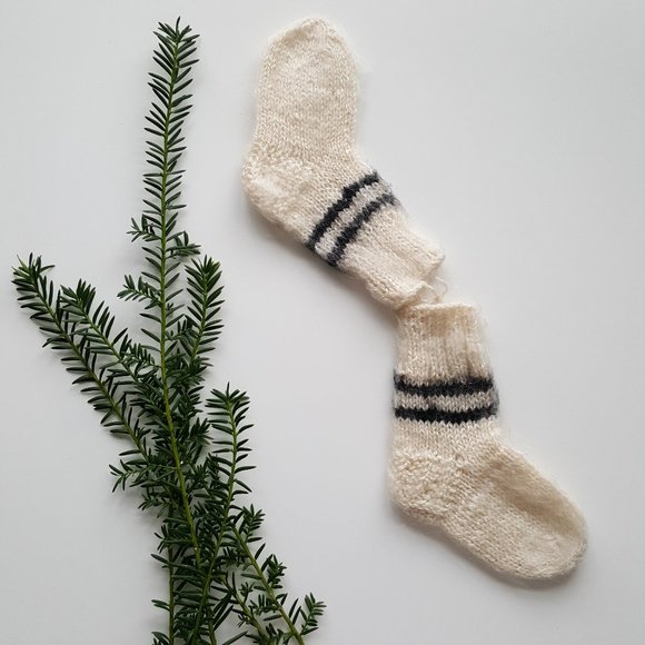 Handmade Wool Kids Socks - Picture 4 of 12
